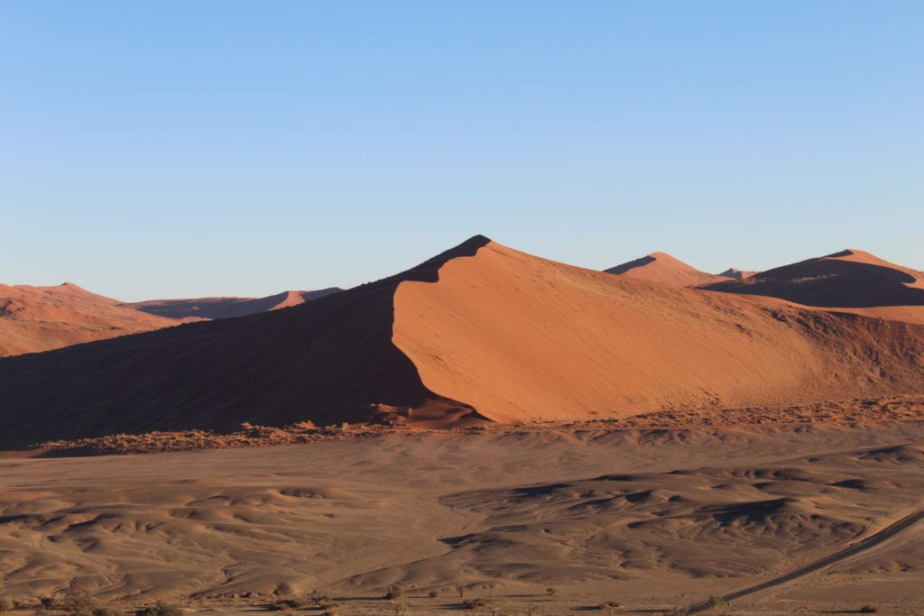 Big Daddy vue du ciel lors du vol en montgolfière en Namibie