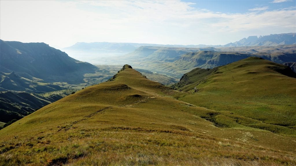 Massif du Cathedral Peak dans le Drakensberg - - Article randonnées du Drakensberg