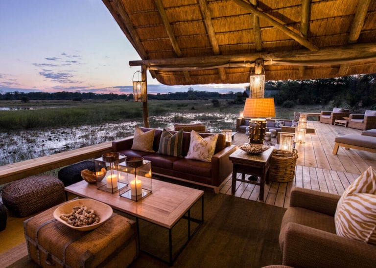 Terrasse extérieure et espace deck - Voyage safari au Botswana en famille - SATravellers