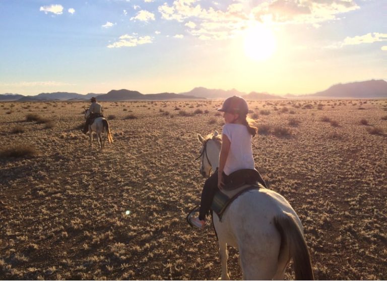 Ballade à cheval dans le Damaraland