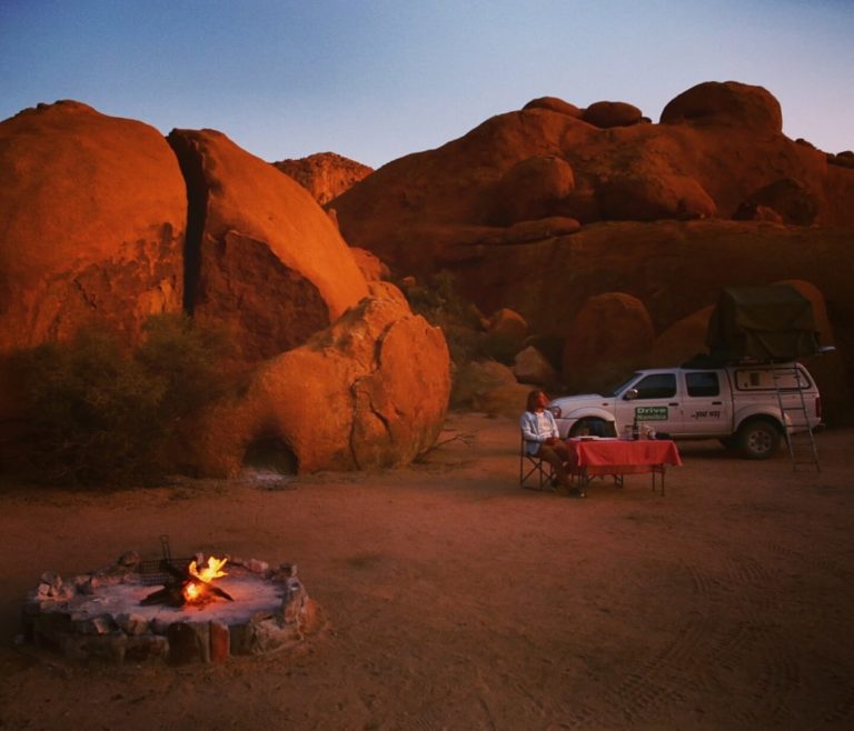 Campement à Spitzkoppe et coucher de soleil