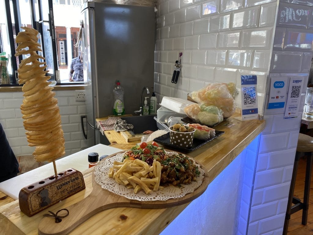 Plat gourmand au Mojo Market